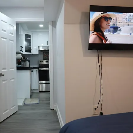 Garden 2 Bedroom Apt - Free Parking Wifi Laundry Workstation Brampton Exterior photo