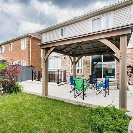 Garden 2 Bedroom Apt - Free Parking Wifi Laundry Workstation Brampton Exterior photo