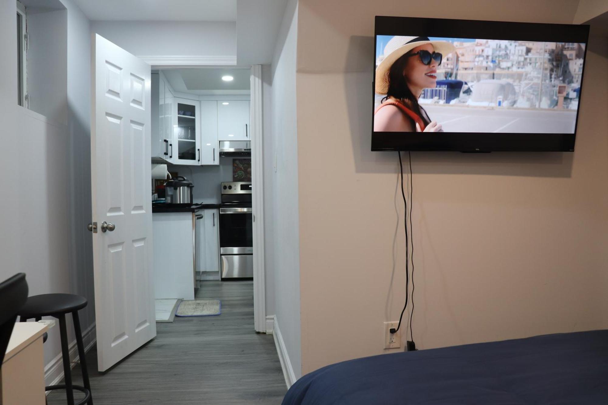 Garden 2 Bedroom - Free Parking Wifi Laundry Workstation * Brampton