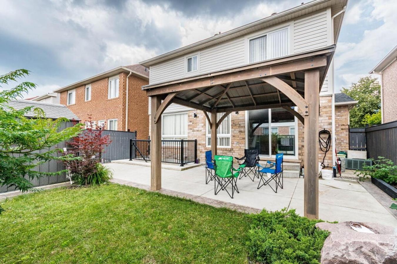 Garden 2 Bedroom - Free Parking Wifi Laundry Workstation * Brampton